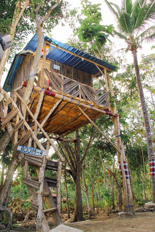 Nyuh Bengkok Tree House Hotel Batununggul Exterior photo